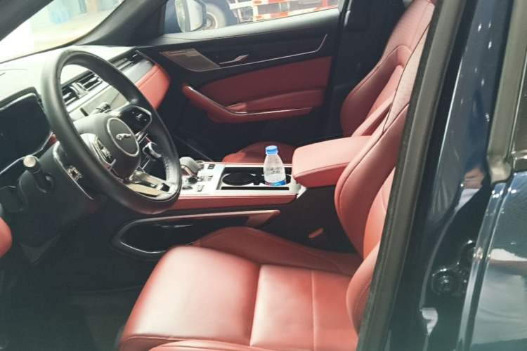 Used Jaguar F-PACE 2024 P250 R-Dynamic HSE Left Front Seat