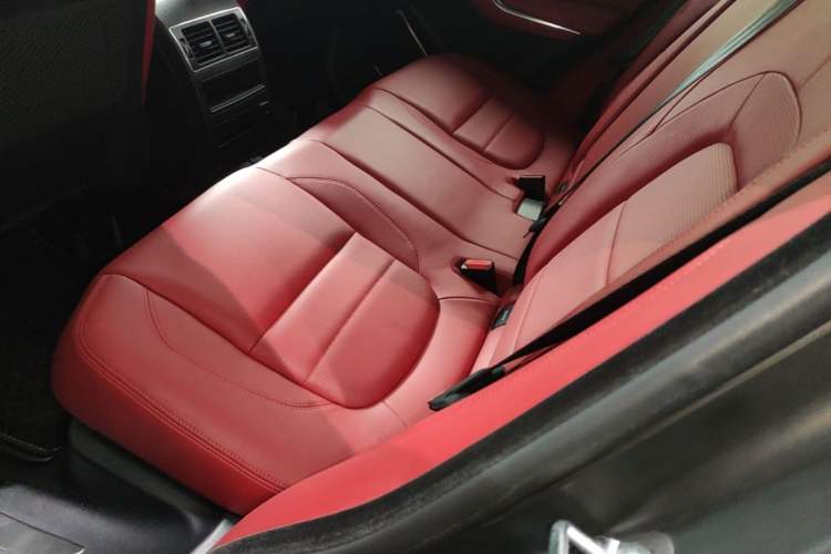Used Jaguar F-PACE 2024 P250 R-Dynamic HSE Left Rear Seat