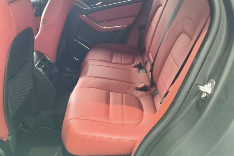 Used Jaguar F-PACE 2024 P250 R-Dynamic HSE Left Rear Seat