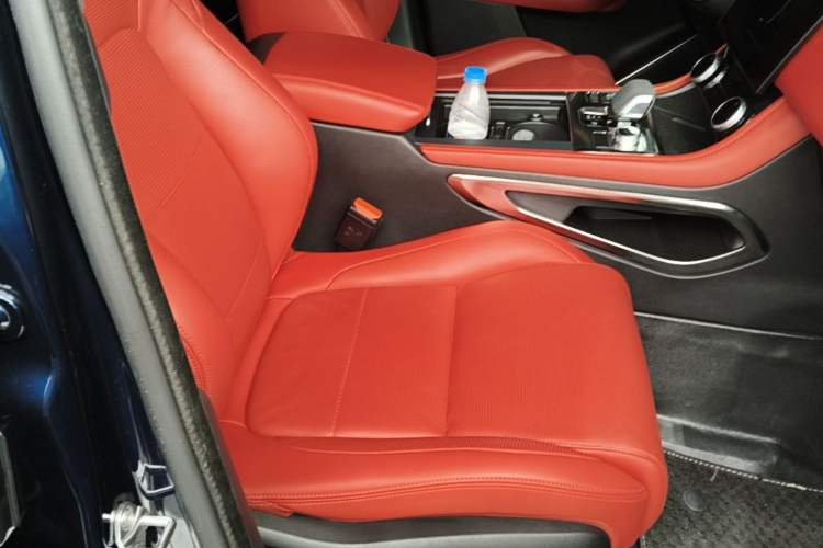 Used Jaguar F-PACE 2024 P250 R-Dynamic HSE Right Front Seat