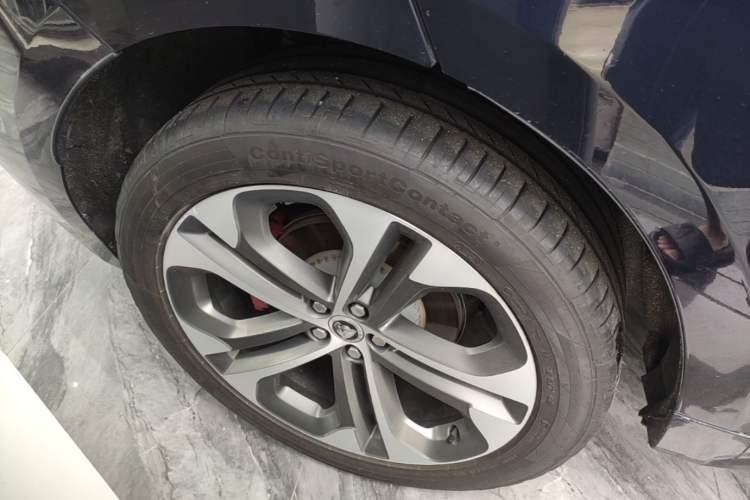 Used Jaguar F-PACE 2024 P250 R-Dynamic HSE Right Rear Wheel Hub