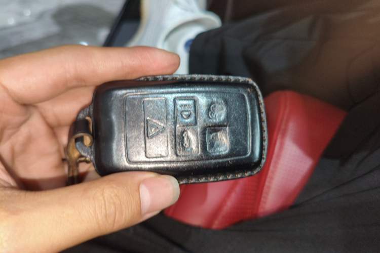 Used Jaguar F-PACE 2024 P250 R-Dynamic HSE Vehicle Key