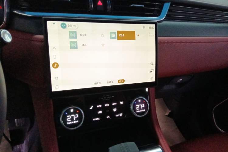 Used Jaguar F-PACE 2024 P250 R-Dynamic HSE Audio And AC Panel
