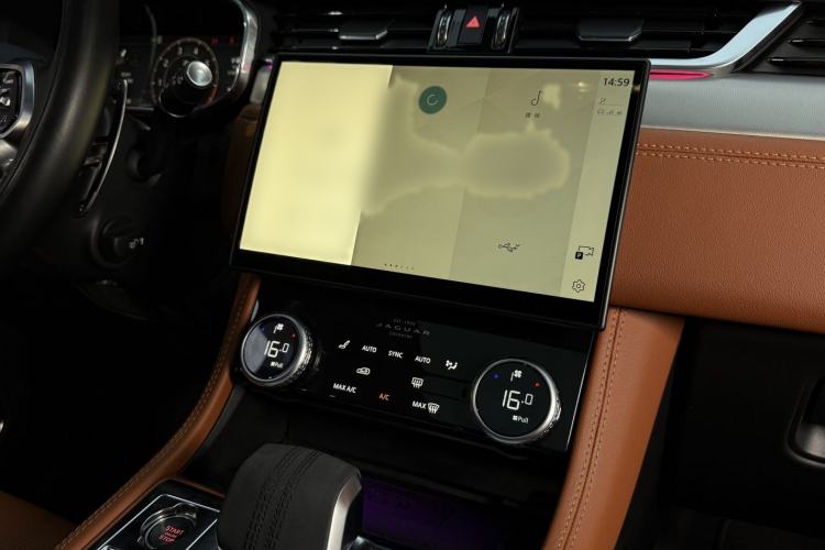 Used Jaguar F-PACE 2024 P250 R-Dynamic SE Audio And AC Panel