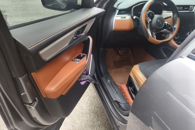 Used Jaguar F-PACE 2024 P250 R-Dynamic SE Driver Seat