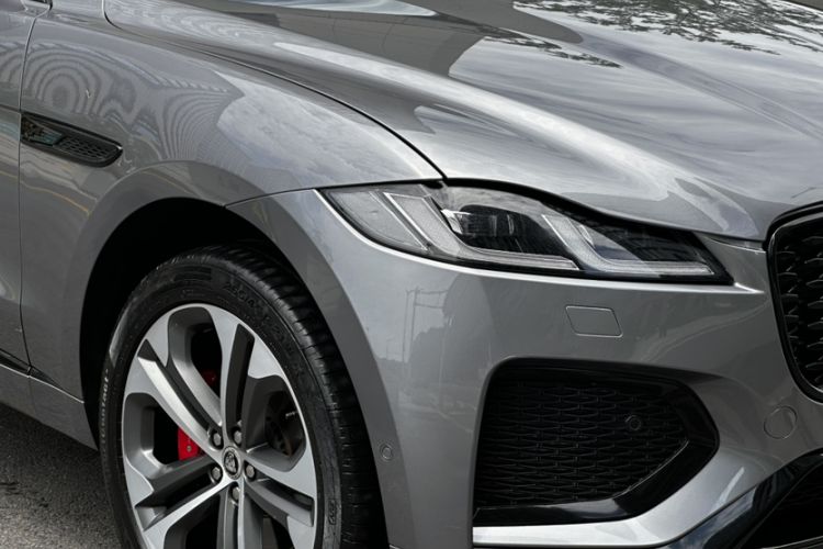 Used Jaguar F-PACE 2024 P250 R-Dynamic HSE Exterior 2