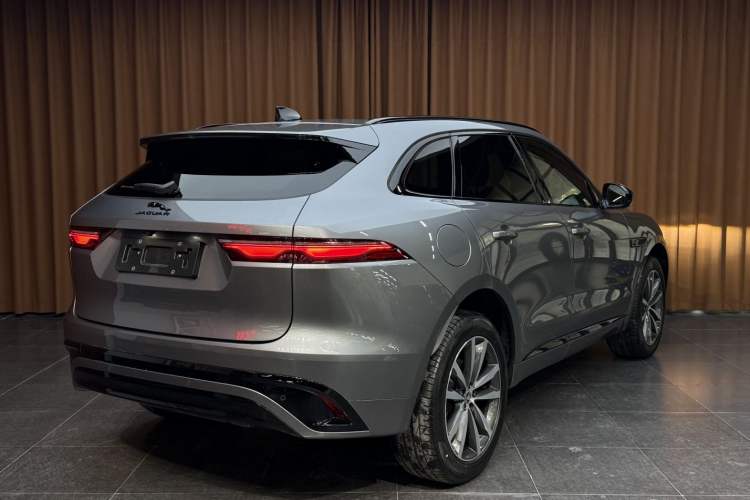 Used Jaguar F-PACE 2024 P250 R-Dynamic SE Exterior 3