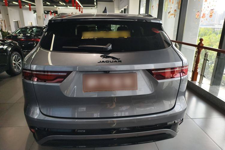 Used Jaguar F-PACE 2024 P250 R-Dynamic SE Exterior 4