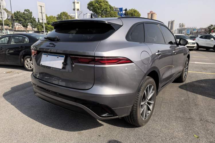 Used Jaguar F-PACE 2024 P250 R-Dynamic SE Exterior 4