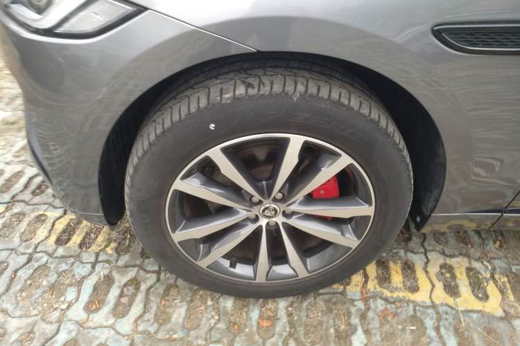 Used Jaguar F-PACE 2024 P250 R-Dynamic SE Exterior 7