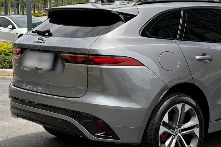 Used Jaguar F-PACE 2024 P250 R-Dynamic HSE Exterior 7