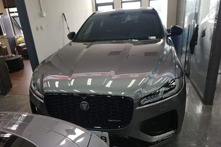 Used Jaguar F-PACE 2024 P250 R-Dynamic HSE Front