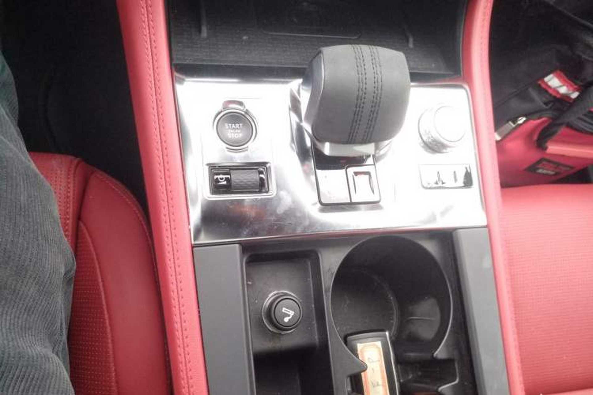 Used Jaguar F-PACE 2024 P250 R-Dynamic SE Gear Lever