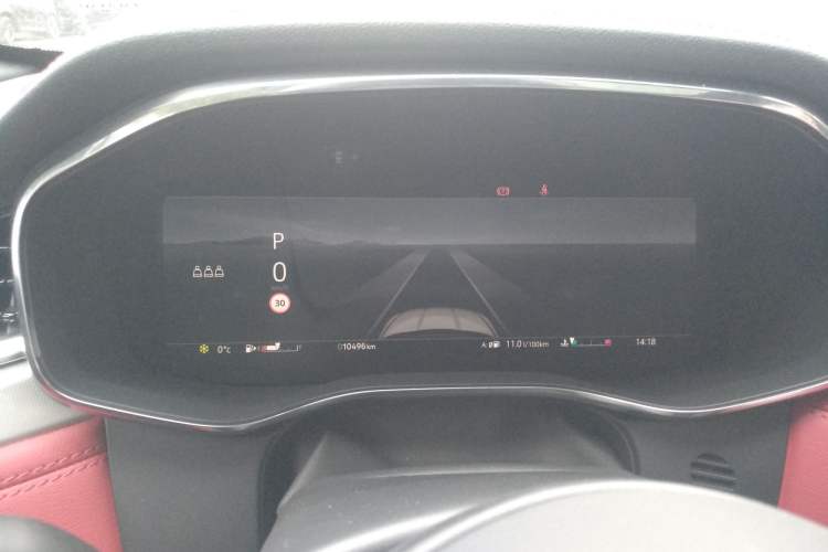 Used Jaguar F-PACE 2024 P250 R-Dynamic SE Instrument Cluster