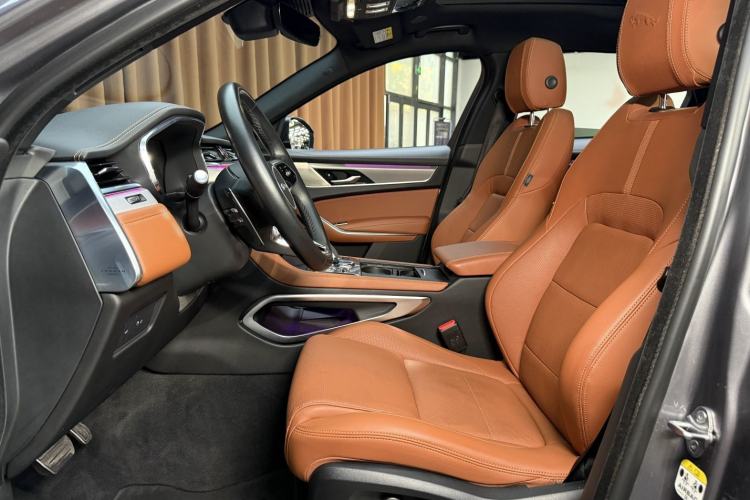 Used Jaguar F-PACE 2024 P250 R-Dynamic SE Interior 1