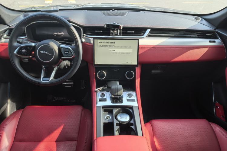 Used Jaguar F-PACE 2024 P250 R-Dynamic SE Interior 1