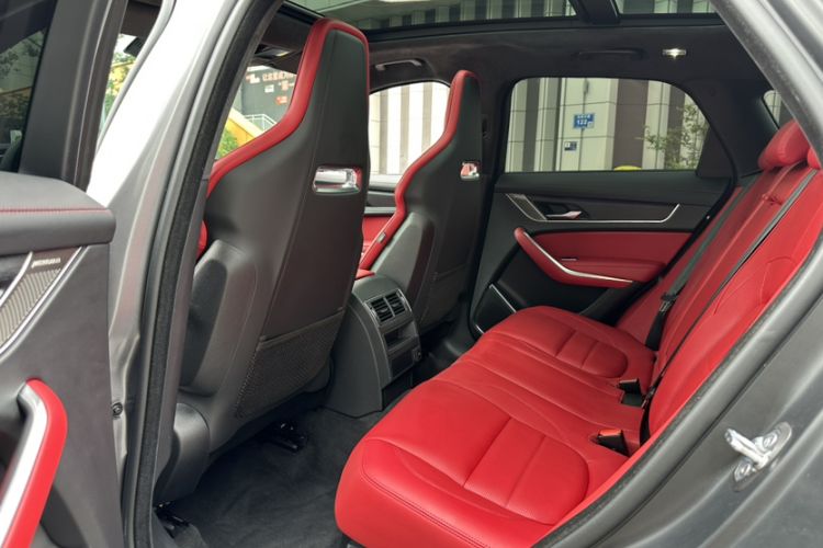 Used Jaguar F-PACE 2024 P250 R-Dynamic HSE Interior 11