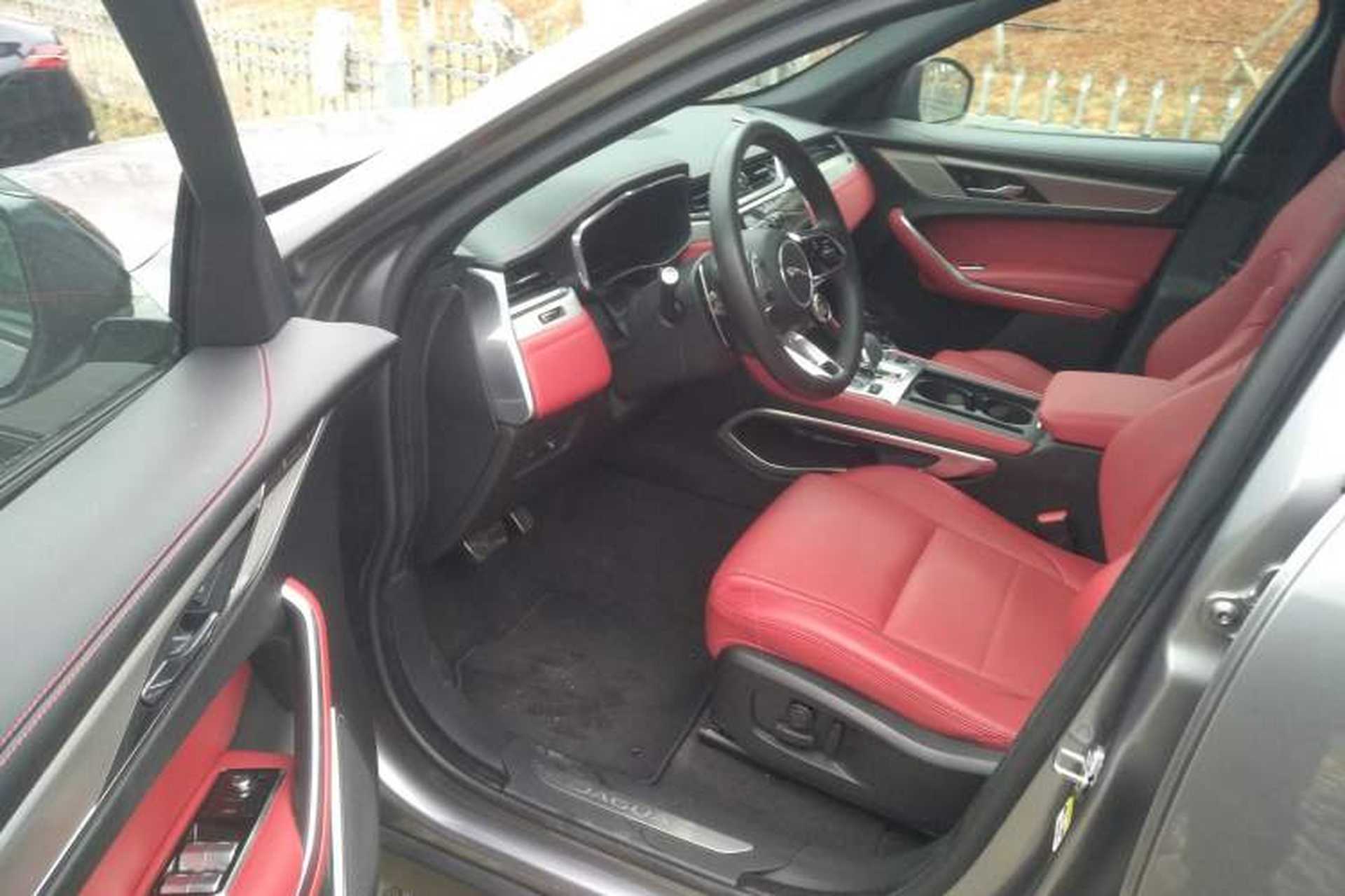 Used Jaguar F-PACE 2024 P250 R-Dynamic SE Interior 3