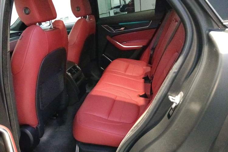 Used Jaguar F-PACE 2024 P250 R-Dynamic HSE Interior 4