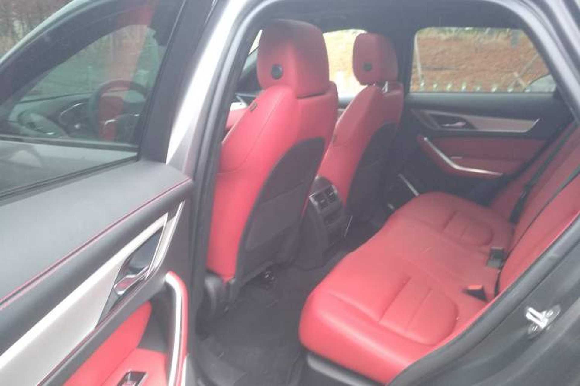Used Jaguar F-PACE 2024 P250 R-Dynamic SE Interior 4