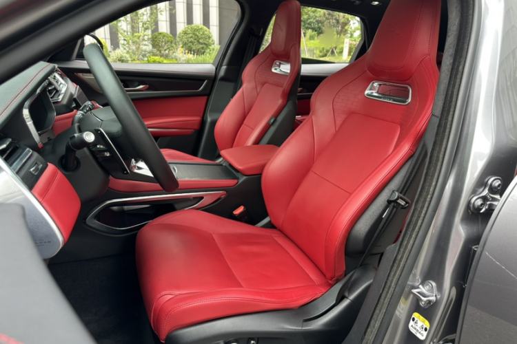 Used Jaguar F-PACE 2024 P250 R-Dynamic HSE Interior 5