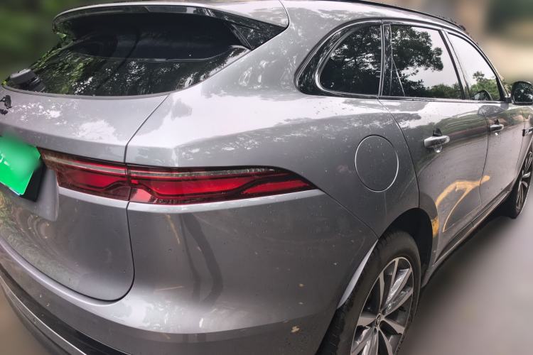 Used Jaguar F-PACE 2024 P250 R-Dynamic SE Rear Right 45 Deg