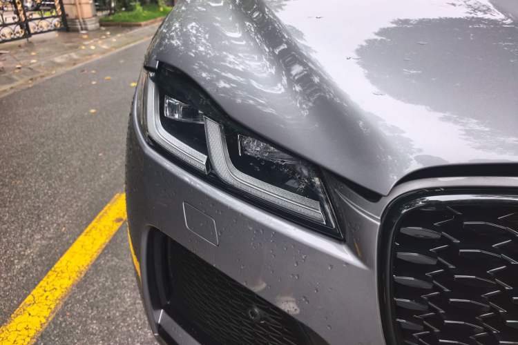 Used Jaguar F-PACE 2024 P250 R-Dynamic SE Right Front Headlight