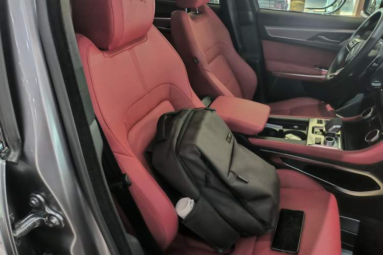 Used Jaguar F-PACE 2024 P250 R-Dynamic SE Right Front Seat