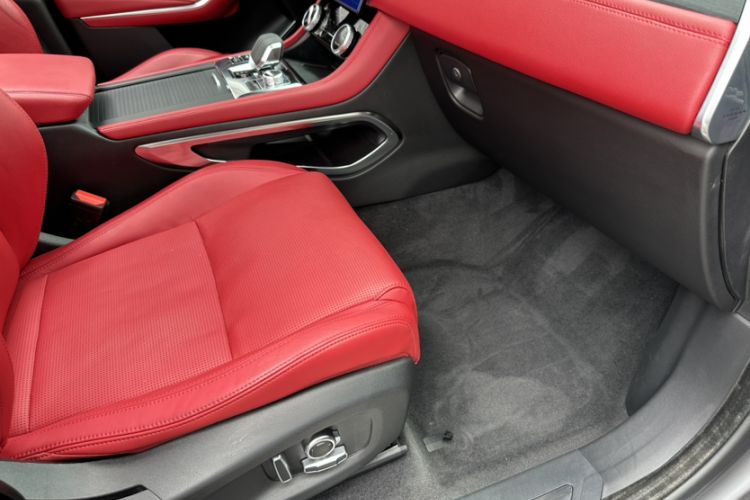 Used Jaguar F-PACE 2024 P250 R-Dynamic HSE Right Front Seat