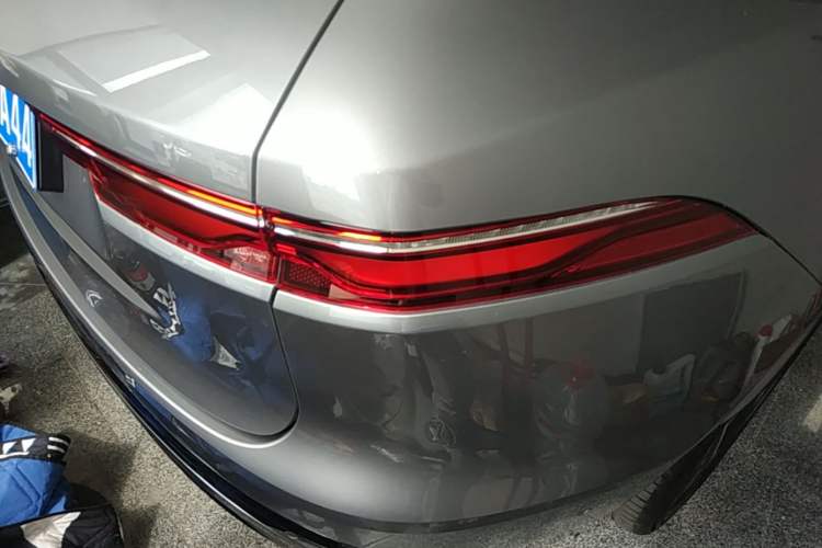 Used Jaguar F-PACE 2024 P250 R-Dynamic HSE Right Rear Taillight