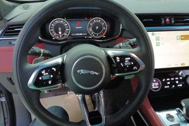 Used Jaguar F-PACE 2024 P250 R-Dynamic HSE Steering Wheel