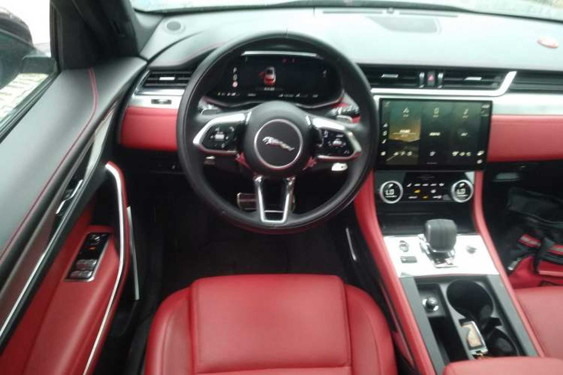 Used Jaguar F-PACE 2024 P250 R-Dynamic SE Steering Wheel