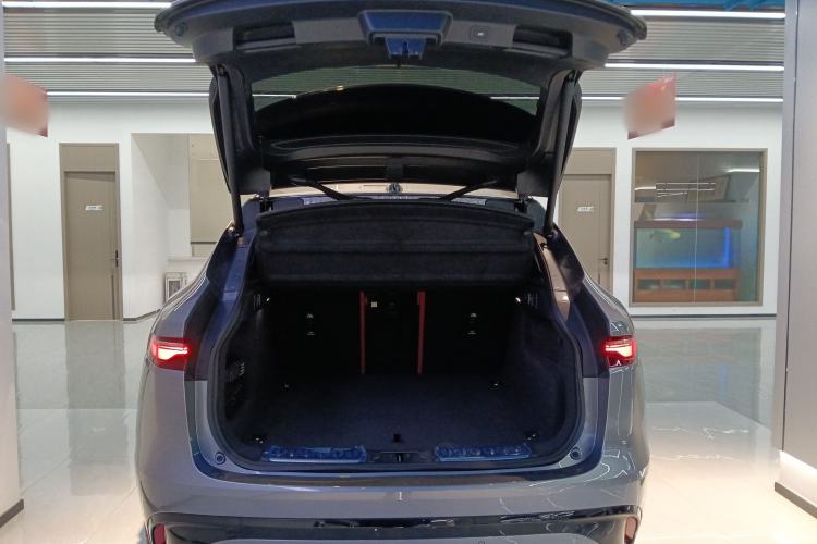 Used Jaguar F-PACE 2024 P250 R-Dynamic HSE Trunk