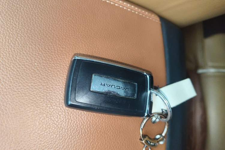 Used Jaguar F-PACE 2024 P250 R-Dynamic SE Vehicle Key
