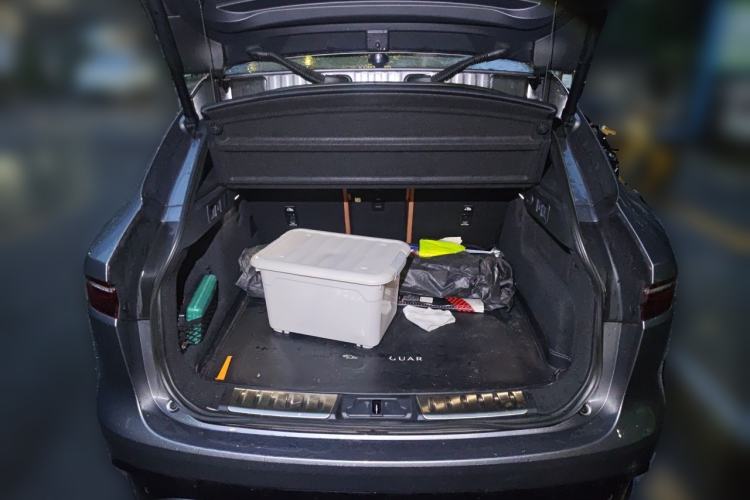 Used Jaguar F-PACE 2024 P250 R-Dynamic SE Trunk