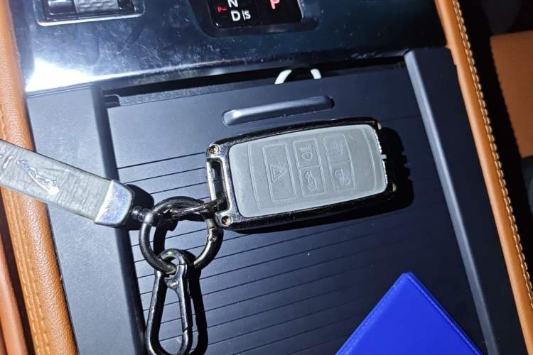 Used Jaguar F-PACE 2024 P250 R-Dynamic SE Vehicle Key