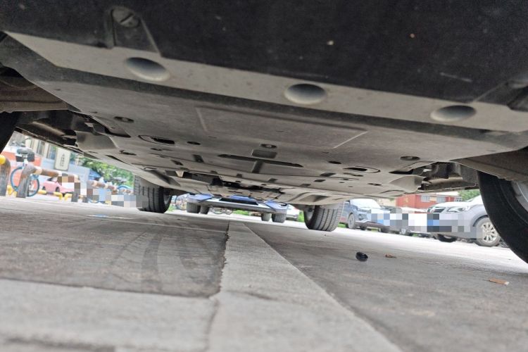 Used Jaguar F-PACE 2024 P250 R-Dynamic SE Chassis Front