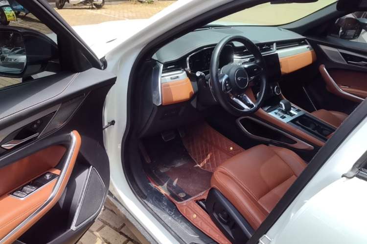 Used Jaguar F-PACE 2024 P250 R-Dynamic SE Driver Seat