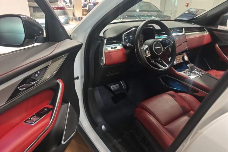 Used Jaguar F-PACE 2024 P250 R-Dynamic SE Driver Seat