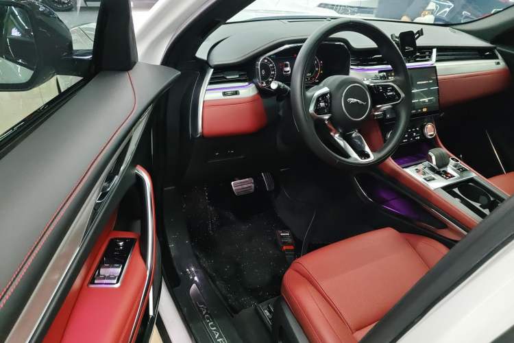 Used Jaguar F-PACE 2024 P250 R-Dynamic SE Driver Seat