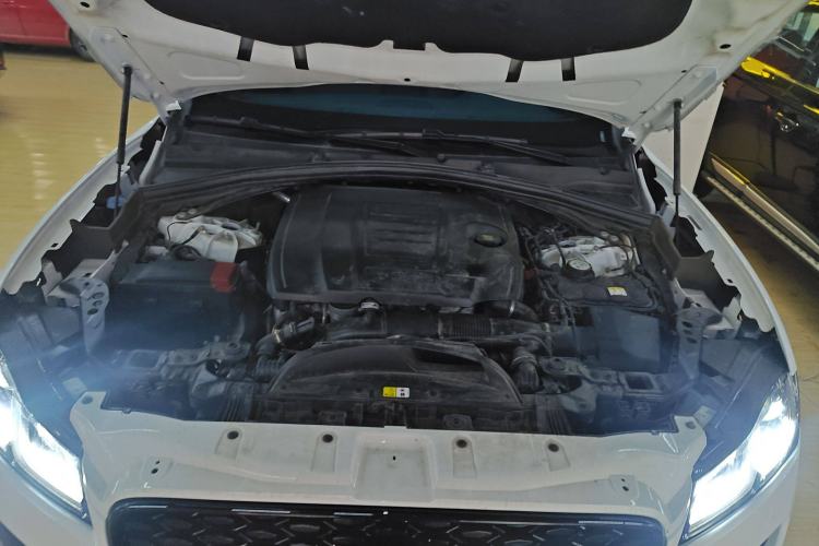 Used Jaguar F-PACE 2024 P250 R-Dynamic SE Engine Bay