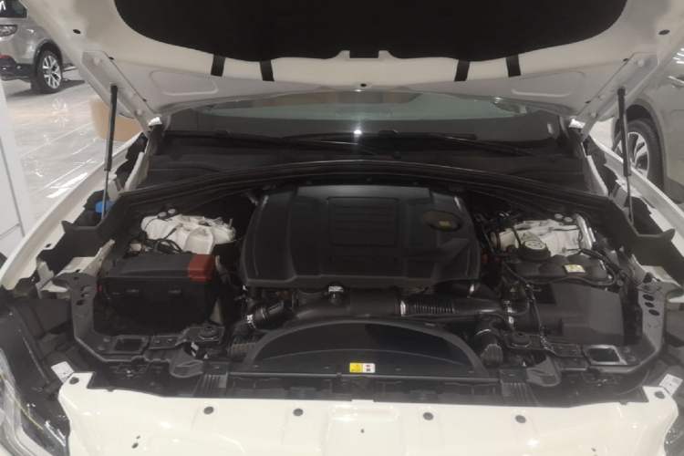 Used Jaguar F-PACE 2024 P250 R-Dynamic SE Engine Bay