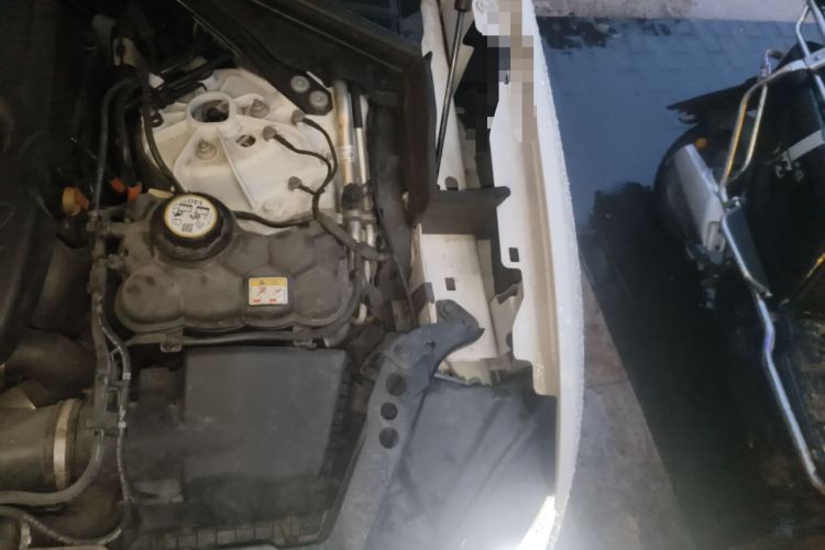 Used Jaguar F-PACE 2024 P250 R-Dynamic SE Engine Bay Left