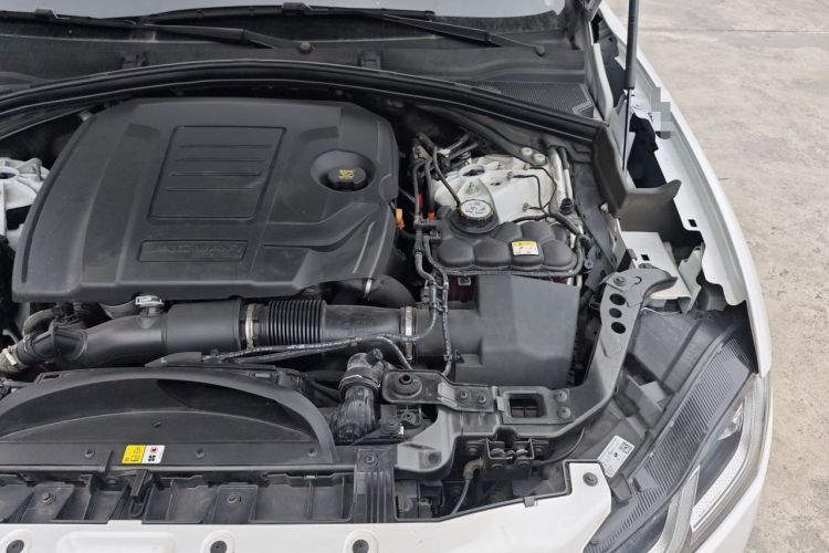 Used Jaguar F-PACE 2024 P250 R-Dynamic SE Engine Bay Left