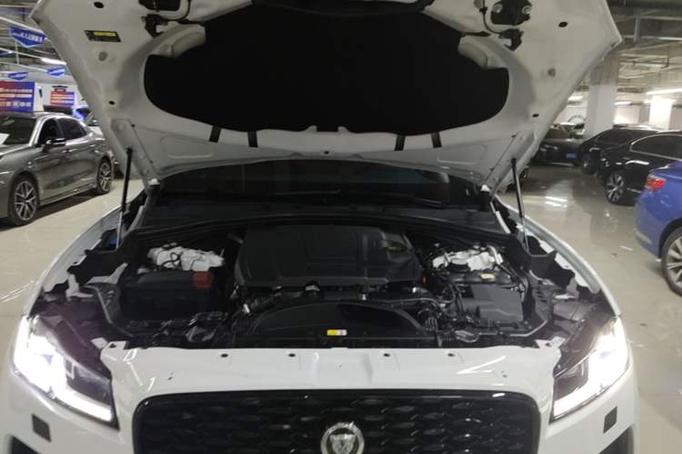 Used Jaguar F-PACE 2024 P250 R-Dynamic SE Engine Bay