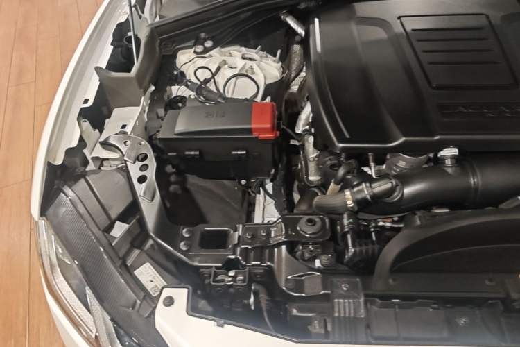 Used Jaguar F-PACE 2024 P250 R-Dynamic SE Engine Bay Right