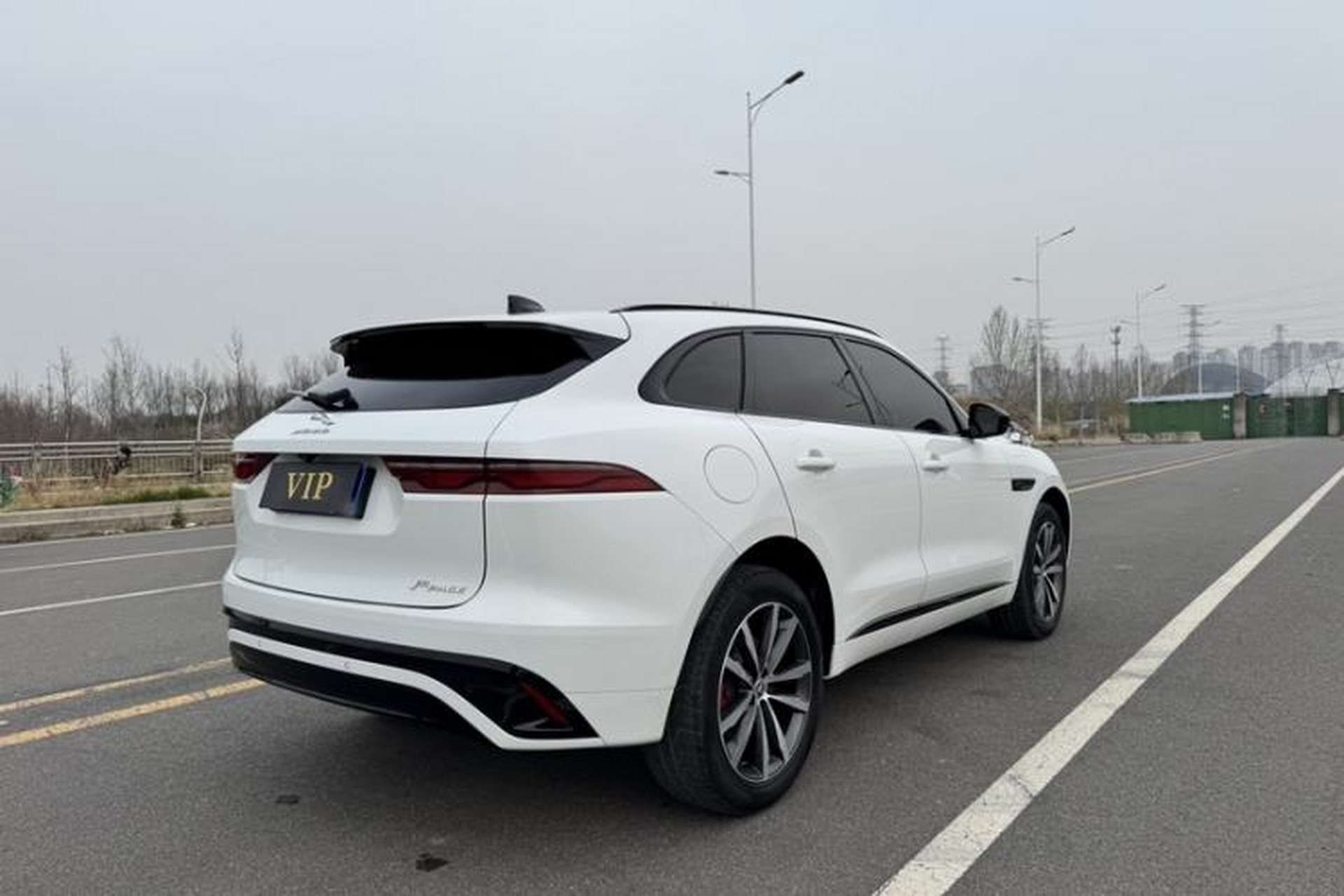 Used Jaguar F-PACE 2024 P250 R-Dynamic SE Exterior 2