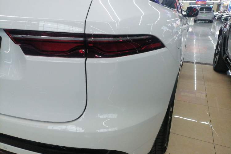 Used Jaguar F-PACE 2024 P250 R-Dynamic SE Exterior 6