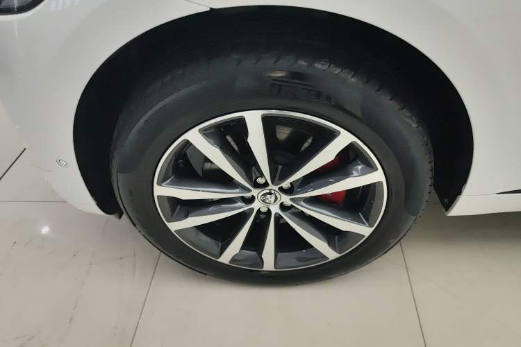 Used Jaguar F-PACE 2024 P250 R-Dynamic SE Exterior 7