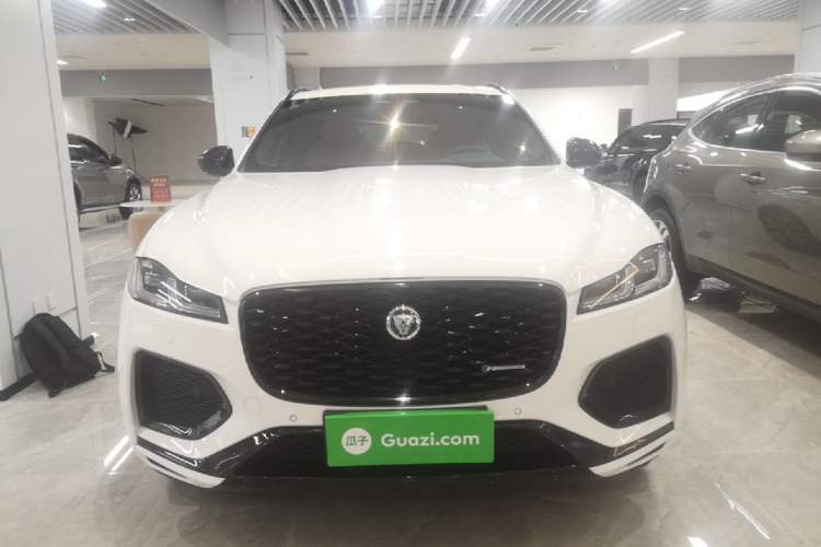 Used Jaguar F-PACE 2024 P250 R-Dynamic SE Front